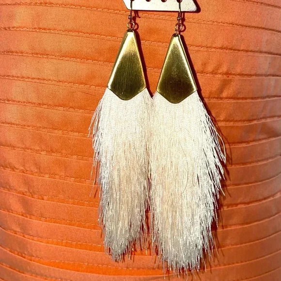 GOLD TONE & IVORY TASSELED PIERCED EARRINGS - Picture 4 of 6